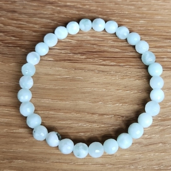 Green Angelite Bead Stretch Hand Crafted Bracelet - Picture 1 of 9